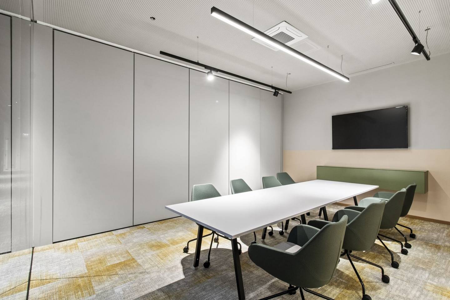 Moderne, voll möblierte Bürofläche zur Pauschalmiete inkl. Heizung, Kühlung, Internet & Shared Spaces!