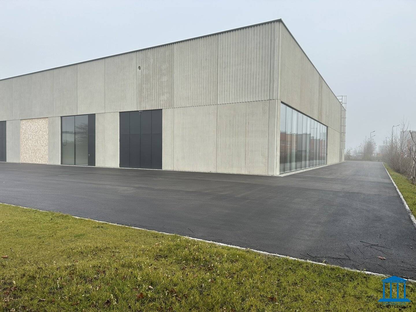 Moderne NEUBAU-Halle(n) mit Kran-Option - optional auch z.B. nur 500 m² anmietbar!
