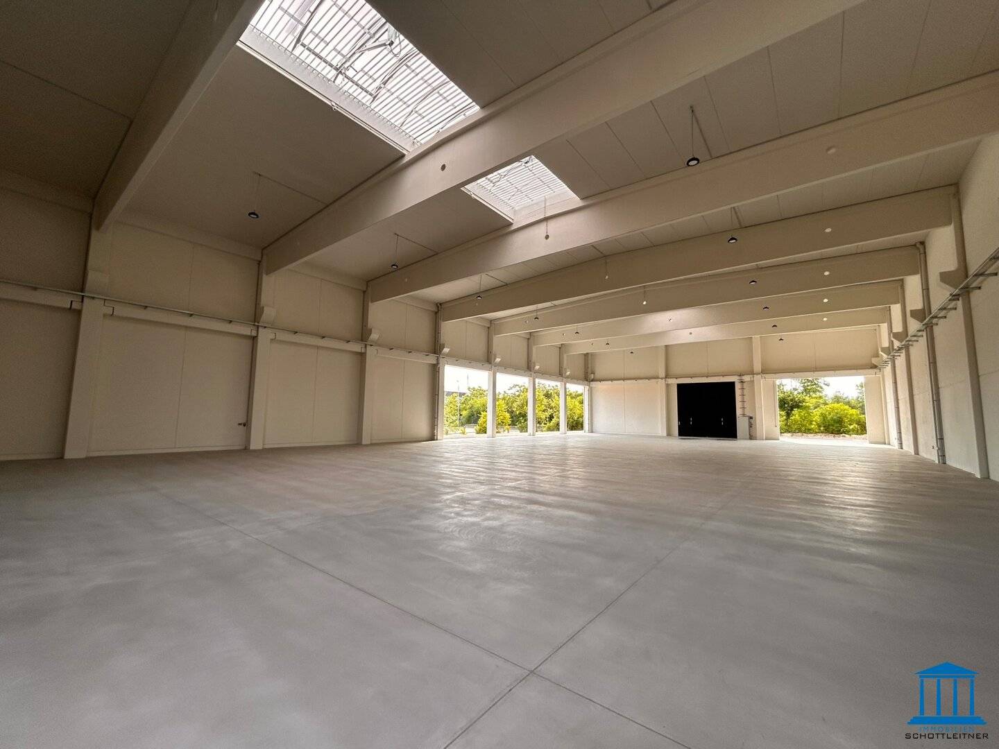 Moderne NEUBAU-Halle(n) mit Kran-Option - optional auch z.B. nur 500 m² anmietbar!