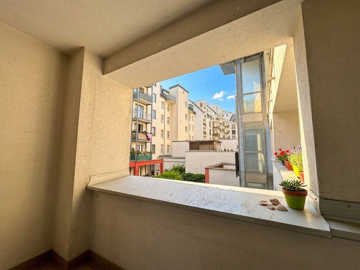 1 Monat Hauptmietzinsfrei* - Großzügige 3-Zimmer-Wohnung mit 2 Loggien in ruhiger Innenhoflage – Nähe Hauptbahnhof & U1 Keplerplatz