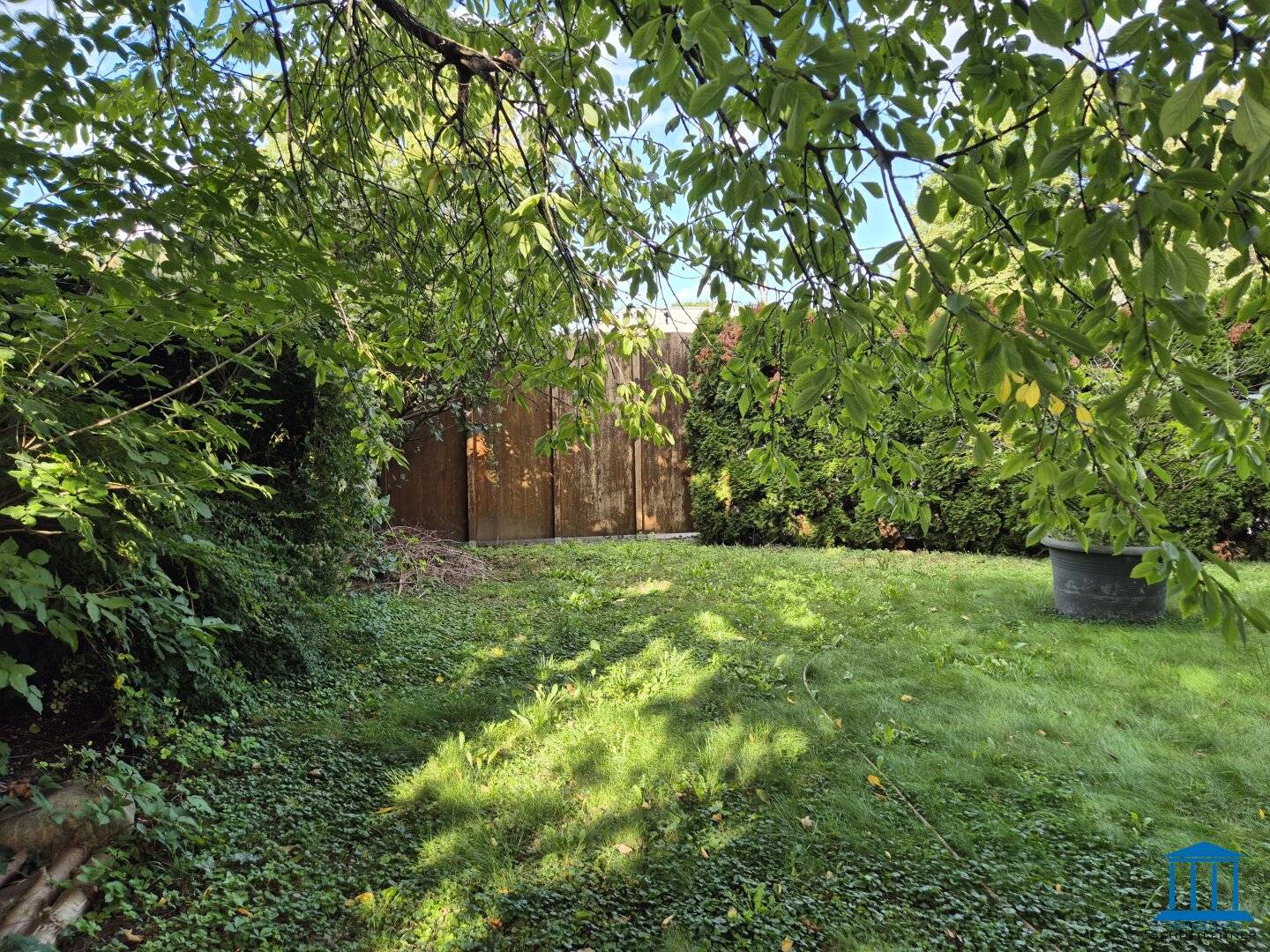 Garten-Eigentumswohnung mit Carport in Altstadtrandlage