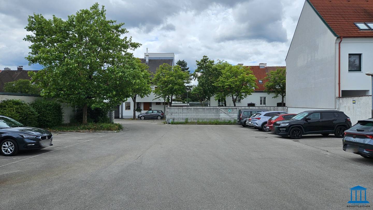 PARKPLÄTZE möglich - Großzügige Büro-/ Schulungsflächen nähe "Auge Gottes" (Top 8 & 6)