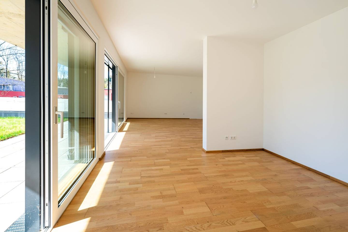 Neubau-Gartenwohnung mit Terrasse & Grünfläche – Wohnen auf höchstem Niveau