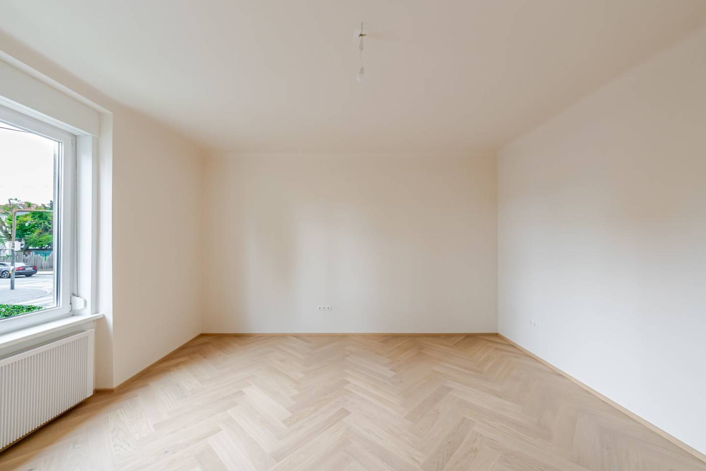Hochwertig saniertes Altbaubüro mit Loggia in Bestlage