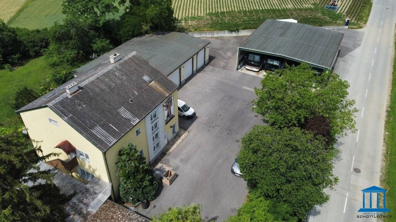 Nachhaltiges Gewerbeobjekt und Büro-/ Wohnhaus mit Garagen nahe Neunkirchen
