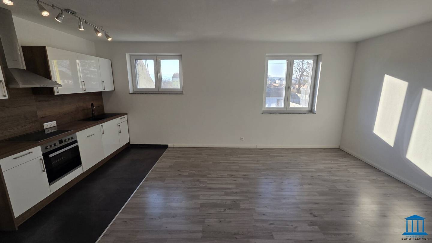 Modernes Büro mit PARKPLATZ nähe "Nordspange" - Einbauküche vorhanden!
