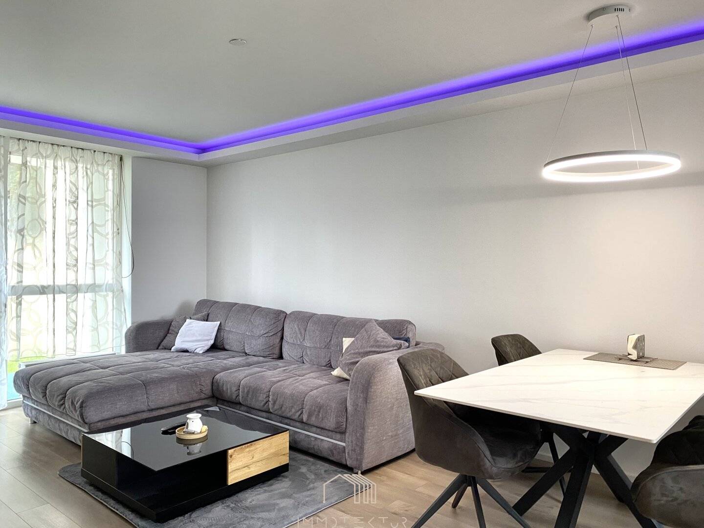 GARTENGLÜCK IN MODERNEM AMBIENTE: 2-Zimmer-Wohnung mit Tiefgarage