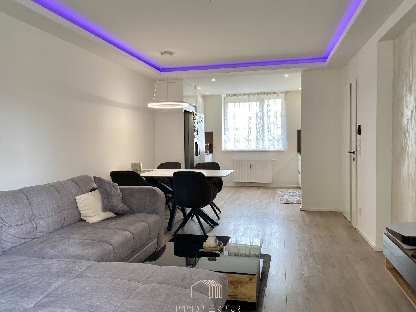 GARTENGLÜCK IN MODERNEM AMBIENTE: 2-Zimmer-Wohnung mit Tiefgarage