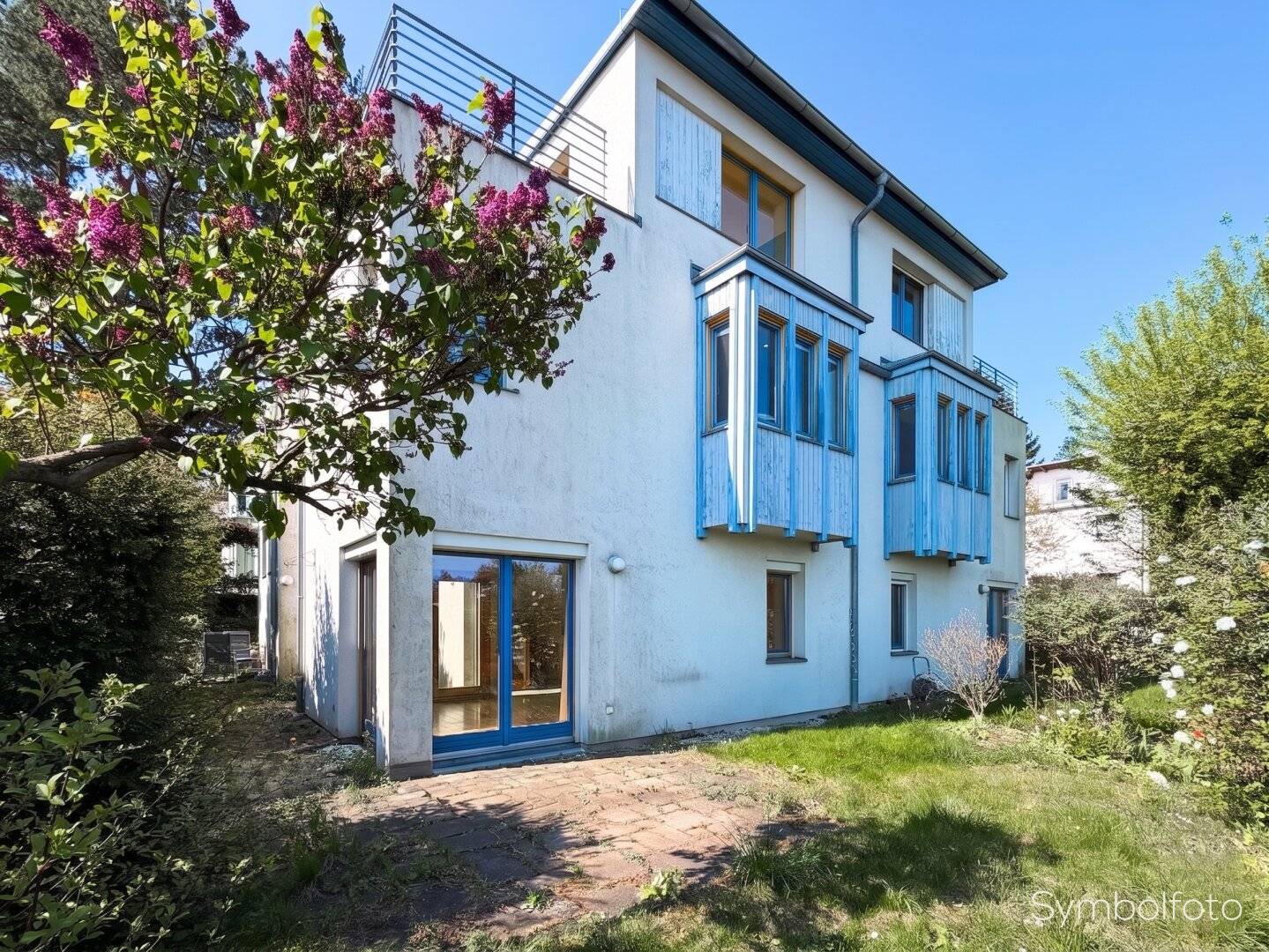 Exklusiver Stadtblick - Charmante Doppelhaushälfte mit individuellem Gestaltungspotenzial!