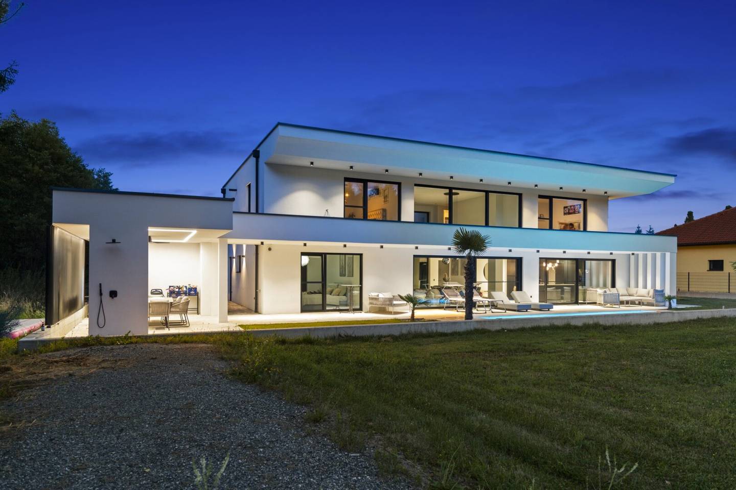 LUXUS - VILLA  IN TOP LAGE ZU VERKAUFEN