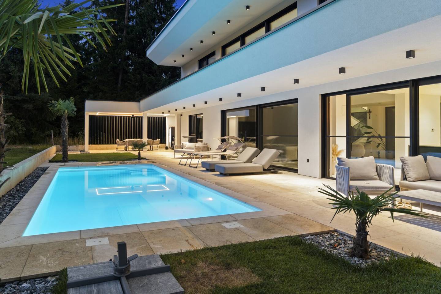 LUXUS - VILLA  IN TOP LAGE ZU VERKAUFEN
