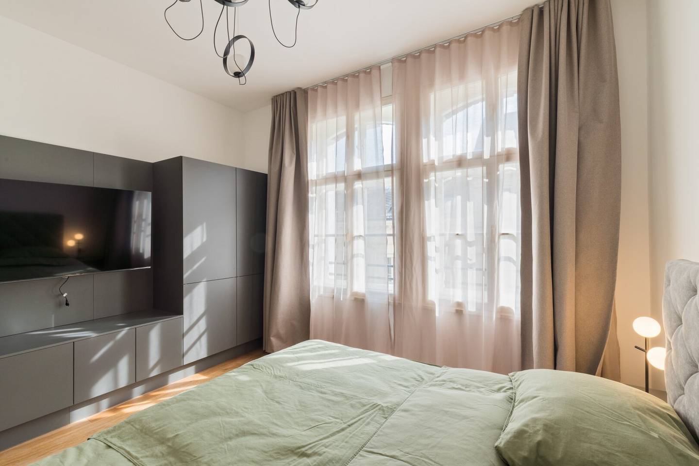 Traumhafte Altbauwohnung in zentraler Lage - modern mit luxuriösen Extras - anna8 | apartments.