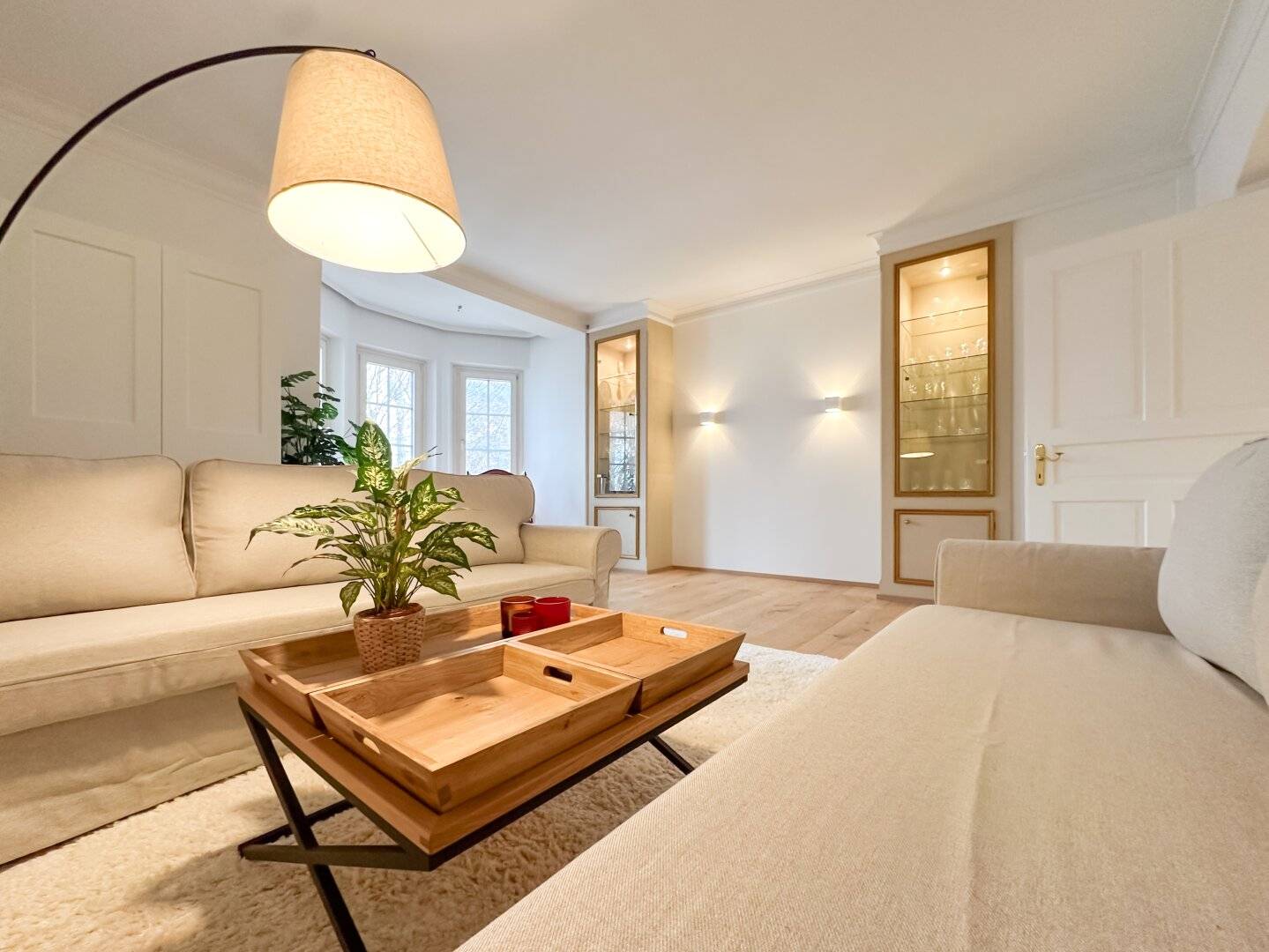 VÖLL MÖBLIERTE, FRISCH SANIERTE WOHNUNG IM HERZEN KUFSTEINS! (FÜR 1-6 MONATE ZU MIETEN)!