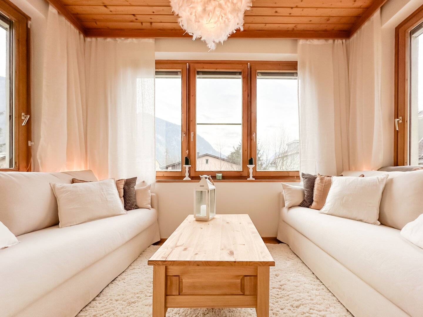 VÖLL MÖBLIERTE, FRISCH SANIERTE WOHNUNG IM HERZEN KUFSTEINS! (FÜR 1-6 MONATE ZU MIETEN)!