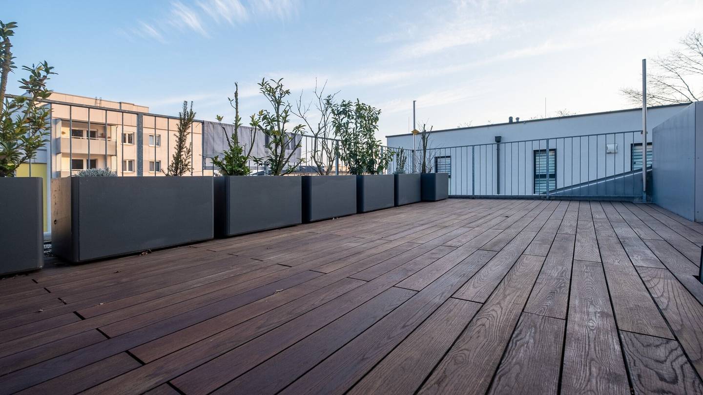 LINZ. ANGENEHME WOHNATMOSPHÄRE MIT GROSSER TERRASSE.