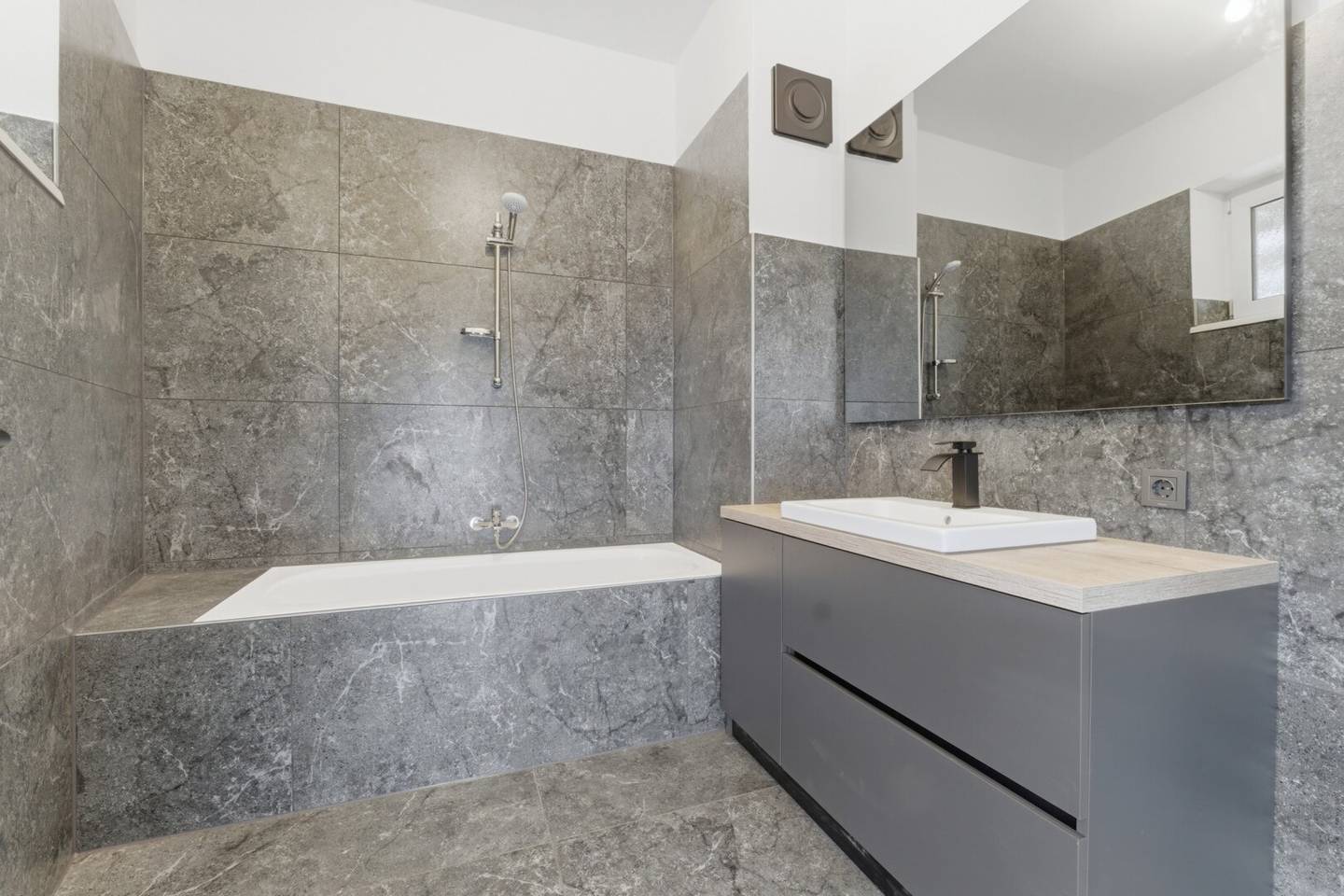 Wunderschöne Wohnung in St.Peter/Raaba mit Tiefgaragenplatz