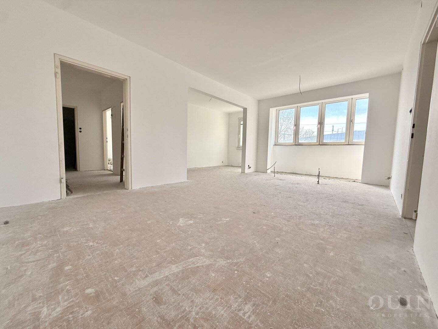 Bastlerhit! Sanierungsbedürftige Wohnung mit viel Raum für Ihren persönlichen touch!