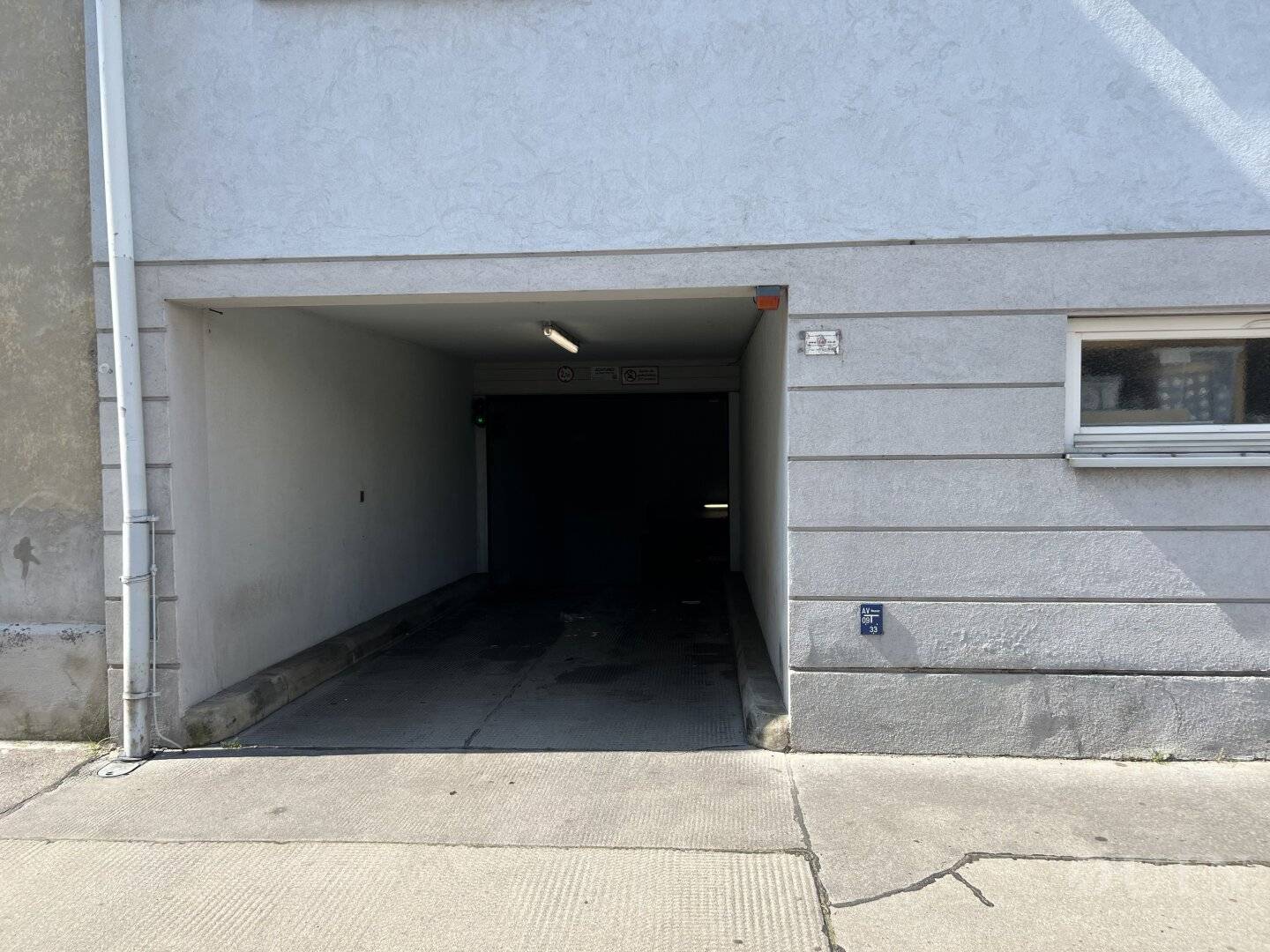 Tiefgaragenstellplatz Nähe SCN zu verkaufen!