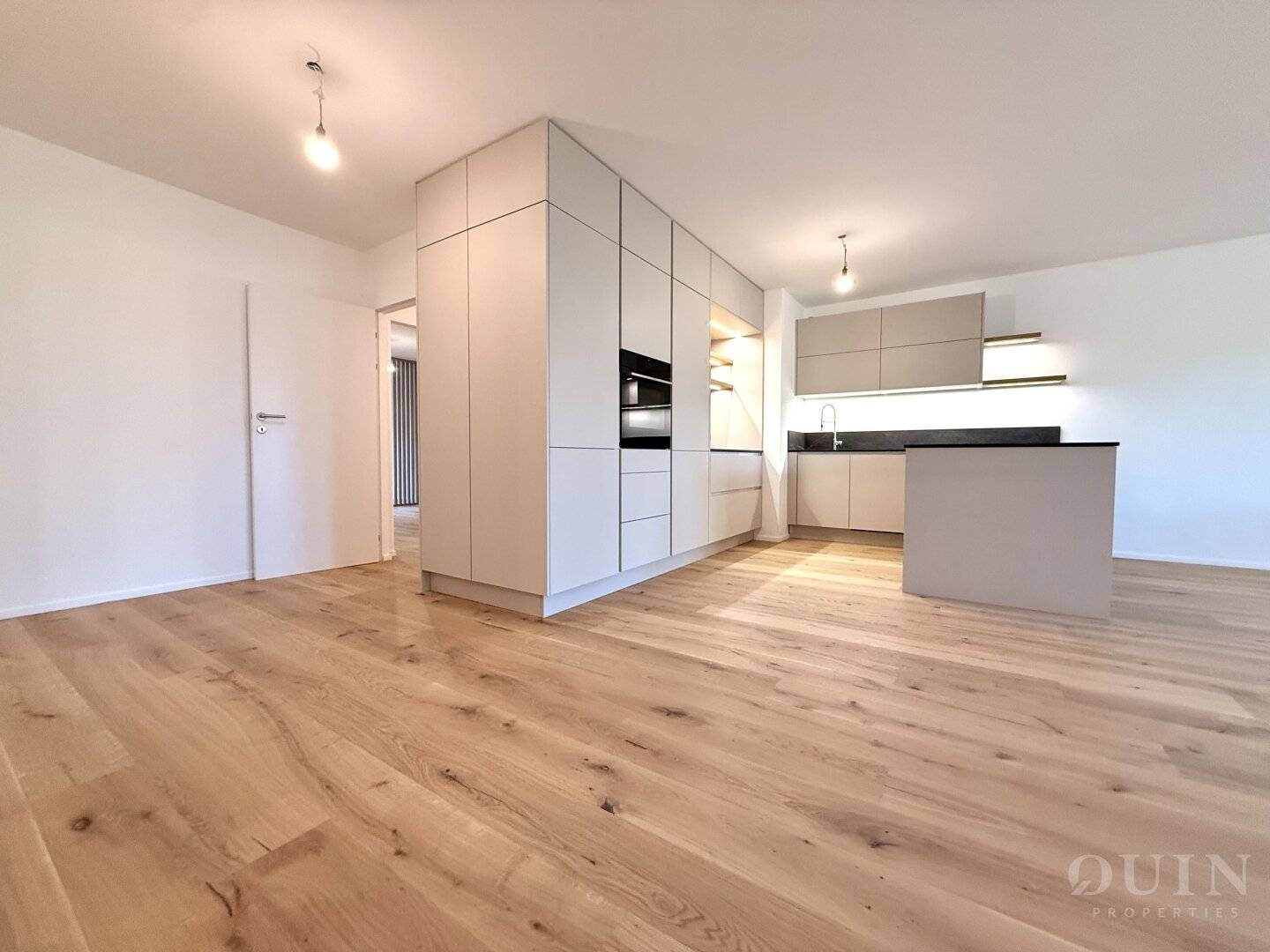 Erstbezug! Exklusive 4-Zimmer Gartenwohnung mit Loggia und TG-Platz!