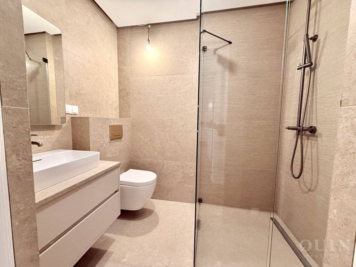 Erstbezug! Exklusive 4-Zimmer Gartenwohnung mit Loggia und TG-Platz!