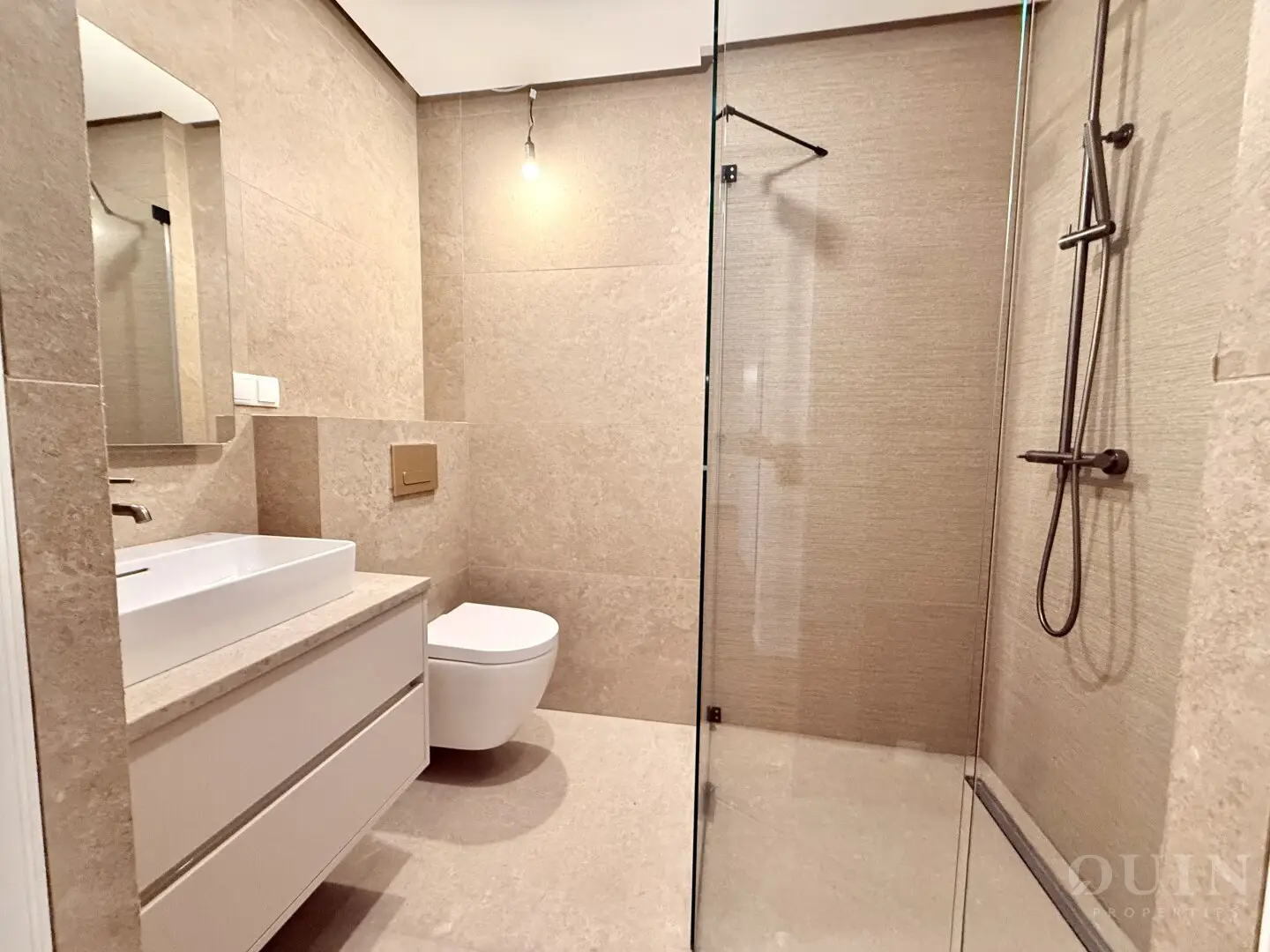 Erstbezug! Exklusive 4-Zimmer Gartenwohnung mit Loggia und TG-Platz!