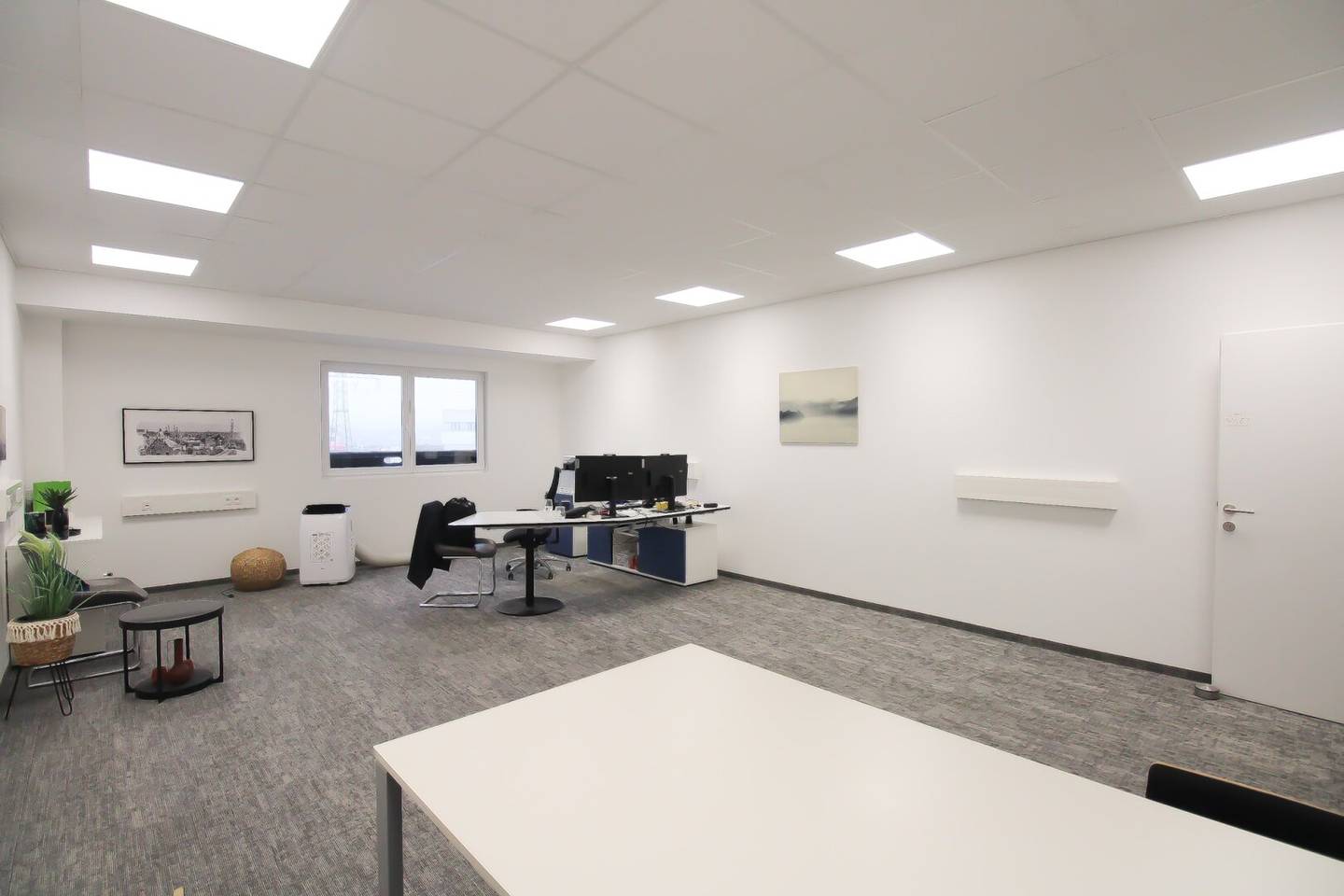 Funktionales Büro in Regau - sofort verfügbar - 41,5 m² Büro + Gemeinschaftsräume