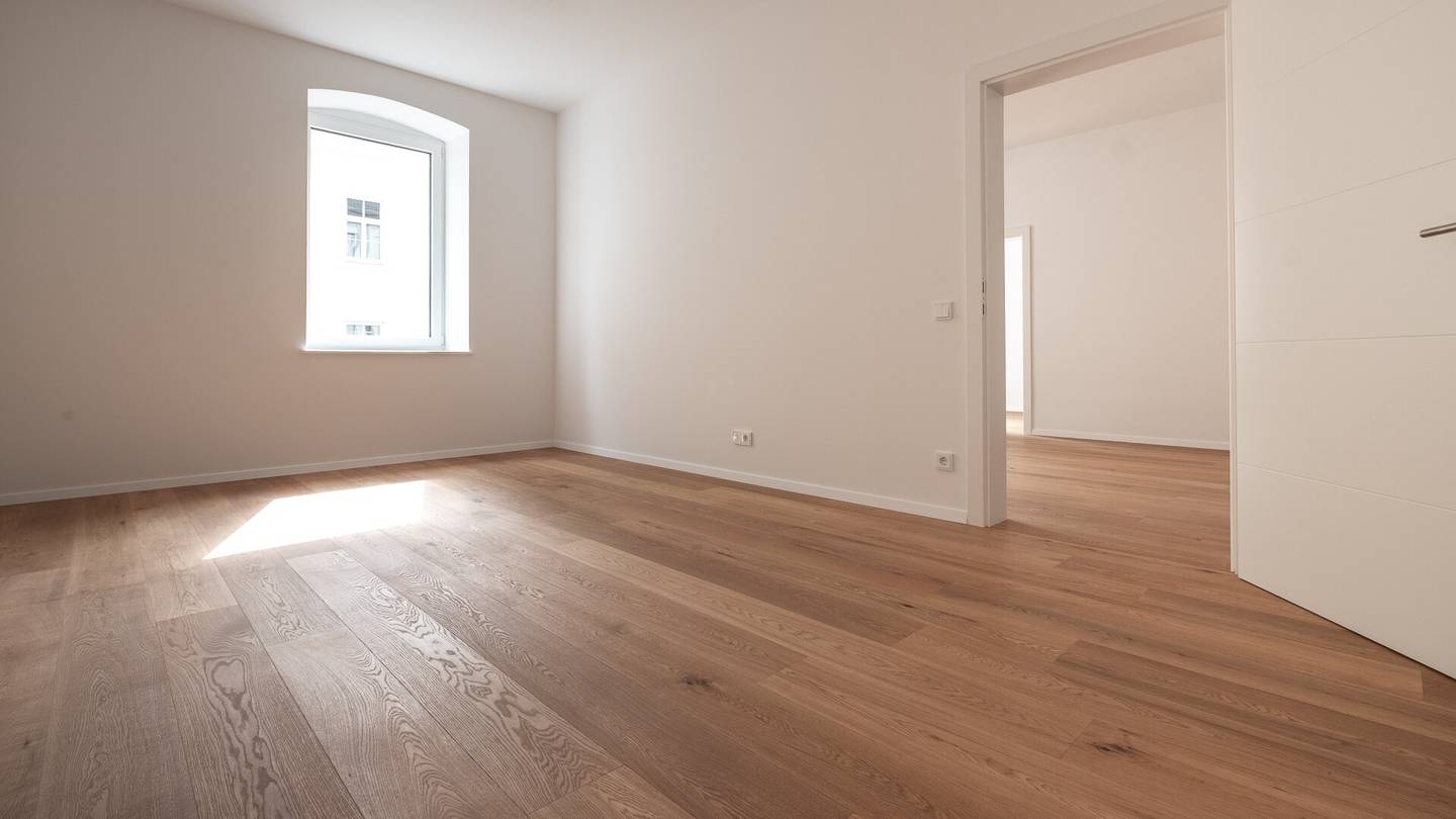 LINZ INNENSTADT. SANIERTE WOHNUNG MIT ALTBAUCHARME.