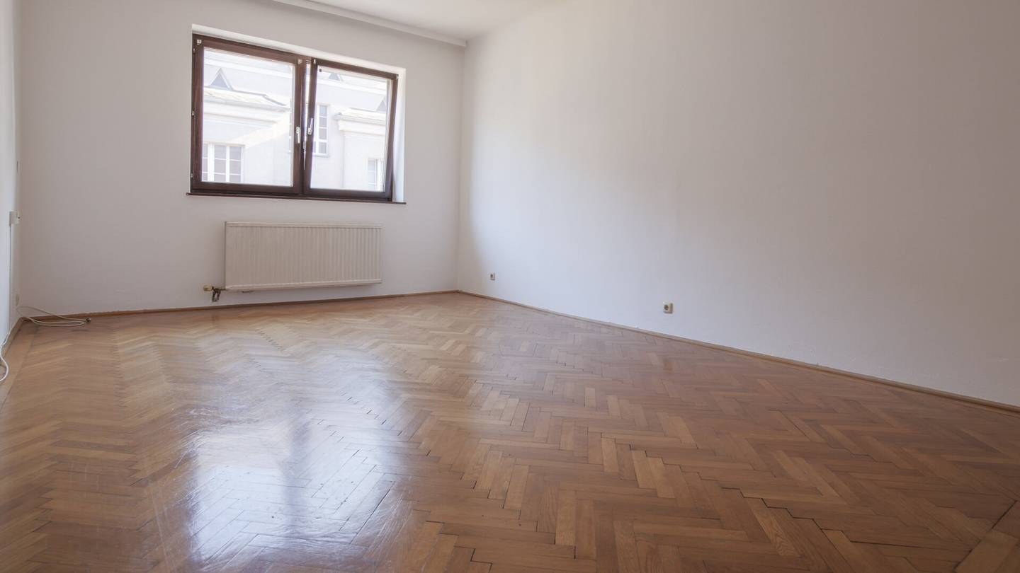 LINZ INNENSTADT. WOHNUNG IM 3. STOCK IN UNMITTELBARER NÄHE ZUR LANDSTRASSE.