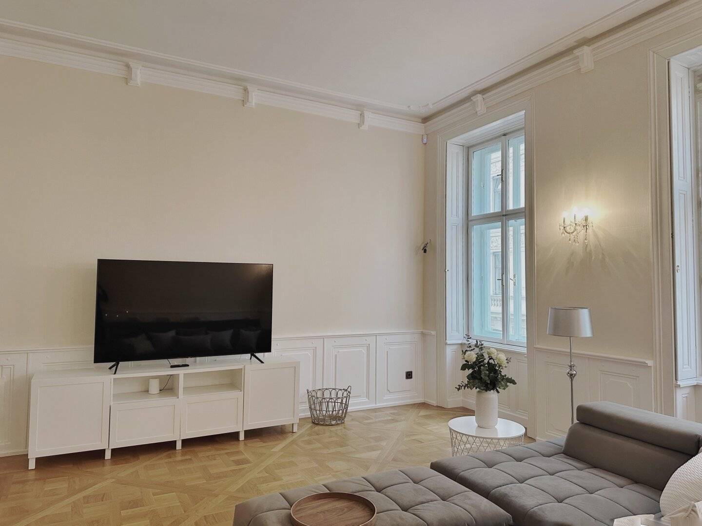 Luxuriöse Stadtwohnung in Top-Lage mit hochwertiger Ausstattung und Balkon.