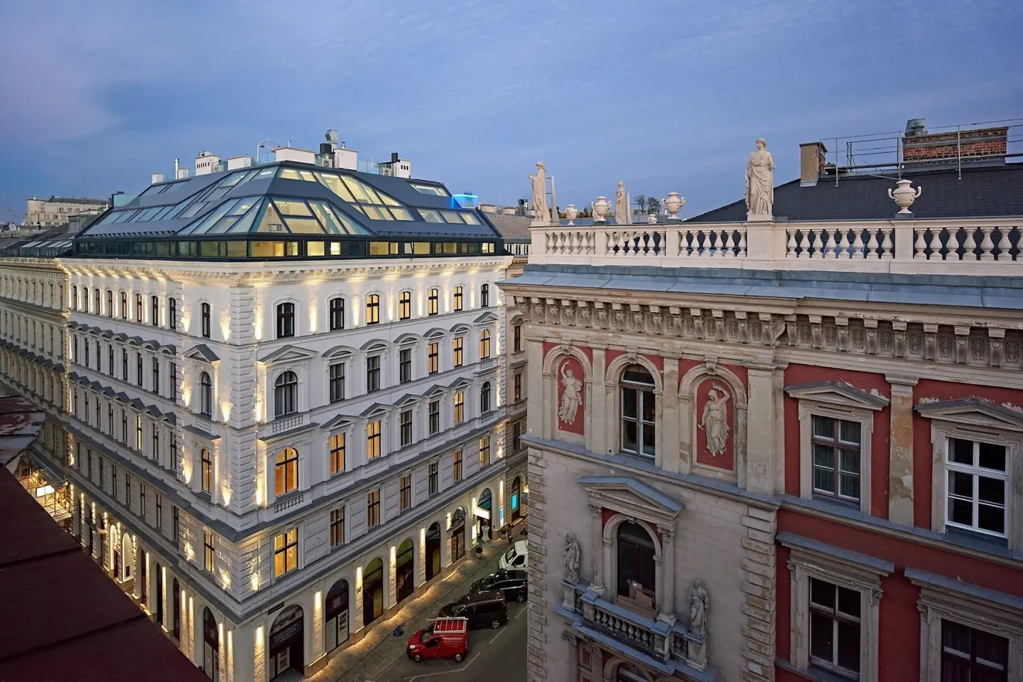 Luxuriöse Stadtwohnung in Top-Lage mit hochwertiger Ausstattung und Balkon.