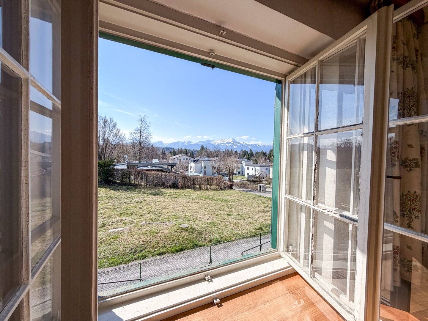 Potenzial trifft Ruhelage – charmantes Sommerhaus nahe dem Zentrum