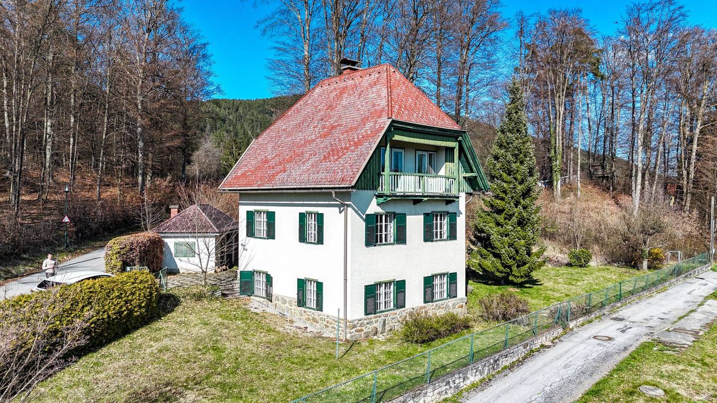 Potenzial trifft Ruhelage – charmantes Sommerhaus nahe dem Zentrum