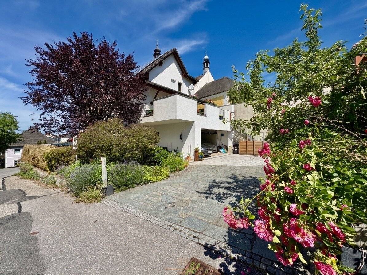 Großzügiges Familienhaus | 256 m² auf 3 Ebenen | Galerie mit 6 m Deckenhöhe | Doppelgarage | Whirlpool & Sauna | Münzbach, OÖ