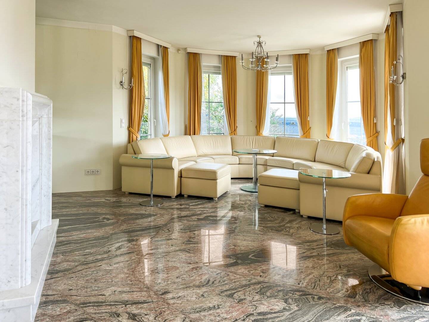 Villa am Ölberg in herrlicher Ruhelage mit Pool, Sauna & Garage