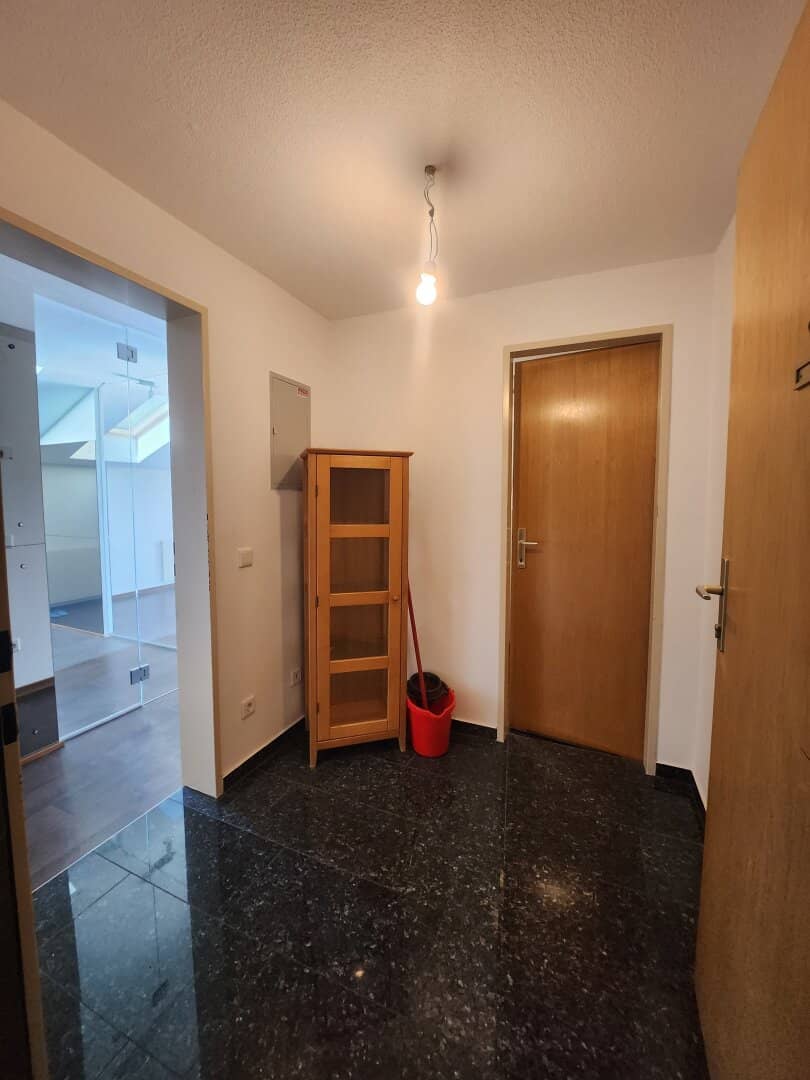 1 Zimmer Wohnung mit Balkon und einem Tiefgaragenplatz