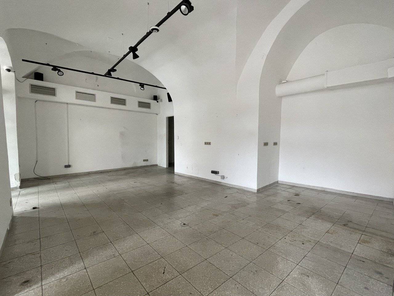 Top-Lage am Hauptplatz – vielseitig nutzbares Geschäftslokal!