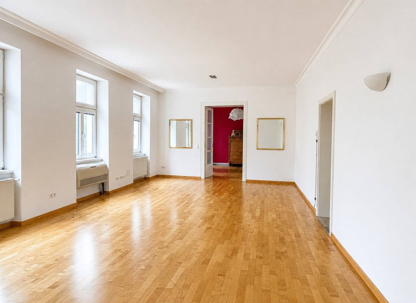 Zinshaus mit privatem Garten und Ausbaupotenzial auf ca. 795 m² WNFL!