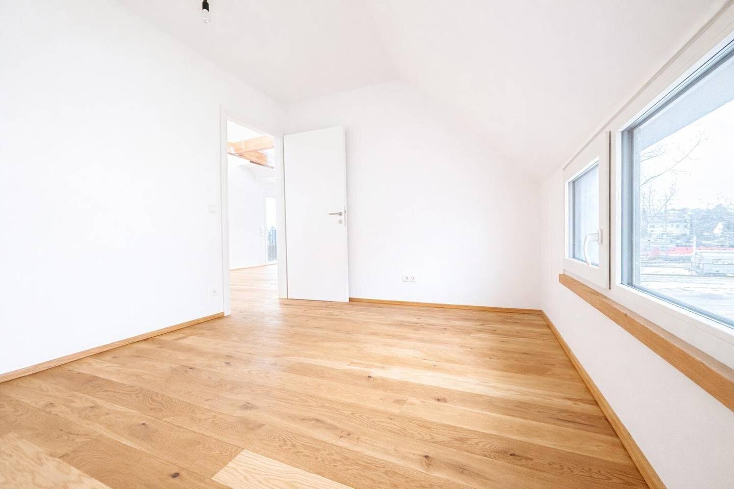 Dream attic apartment with loggia and garden | Near Kaufpark Alterlaa