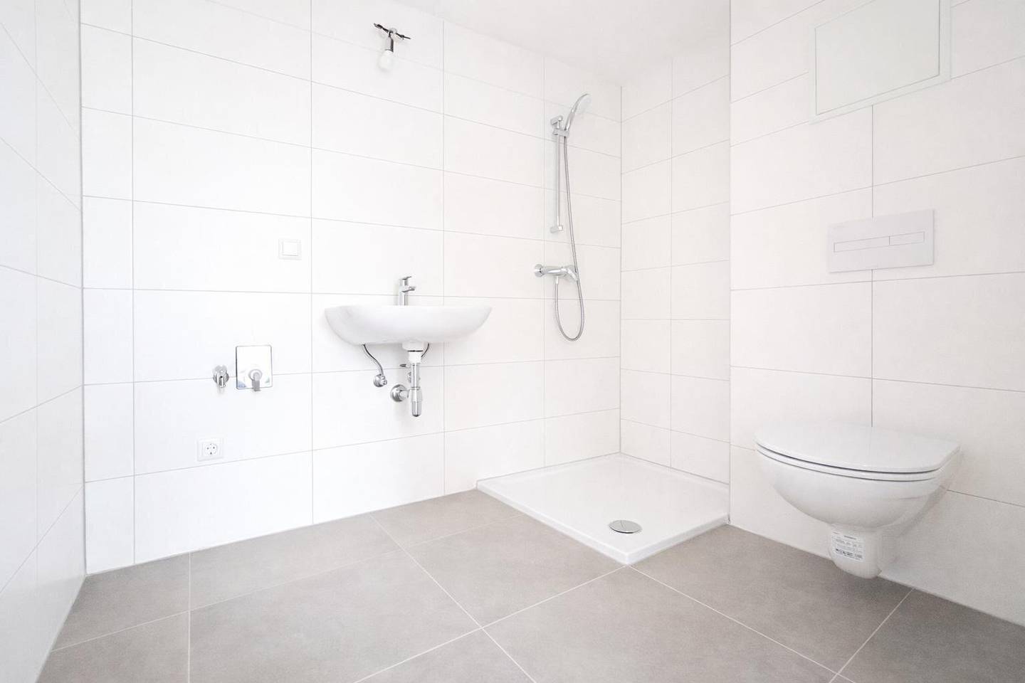 Dream attic apartment with loggia and garden | Near Kaufpark Alterlaa