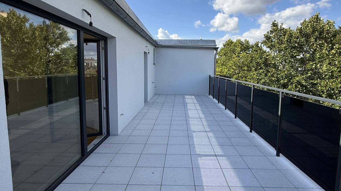 Helle 2-Zimmer-Wohnung mit großer Terrasse!