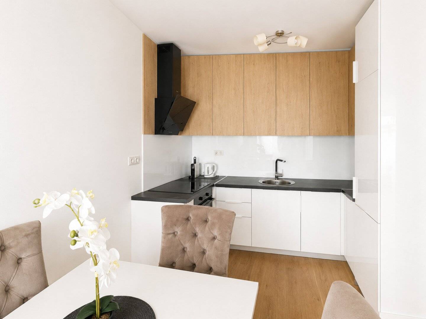 Klimatisierte 3-Zimmer-Dachgeschosswohnung mit hochwertiger Ausstattung & Westbalkon