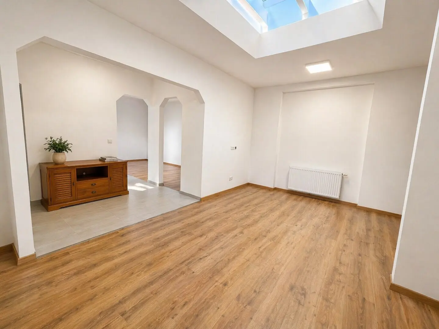 Well connected and versatile – your new space for office or studio!