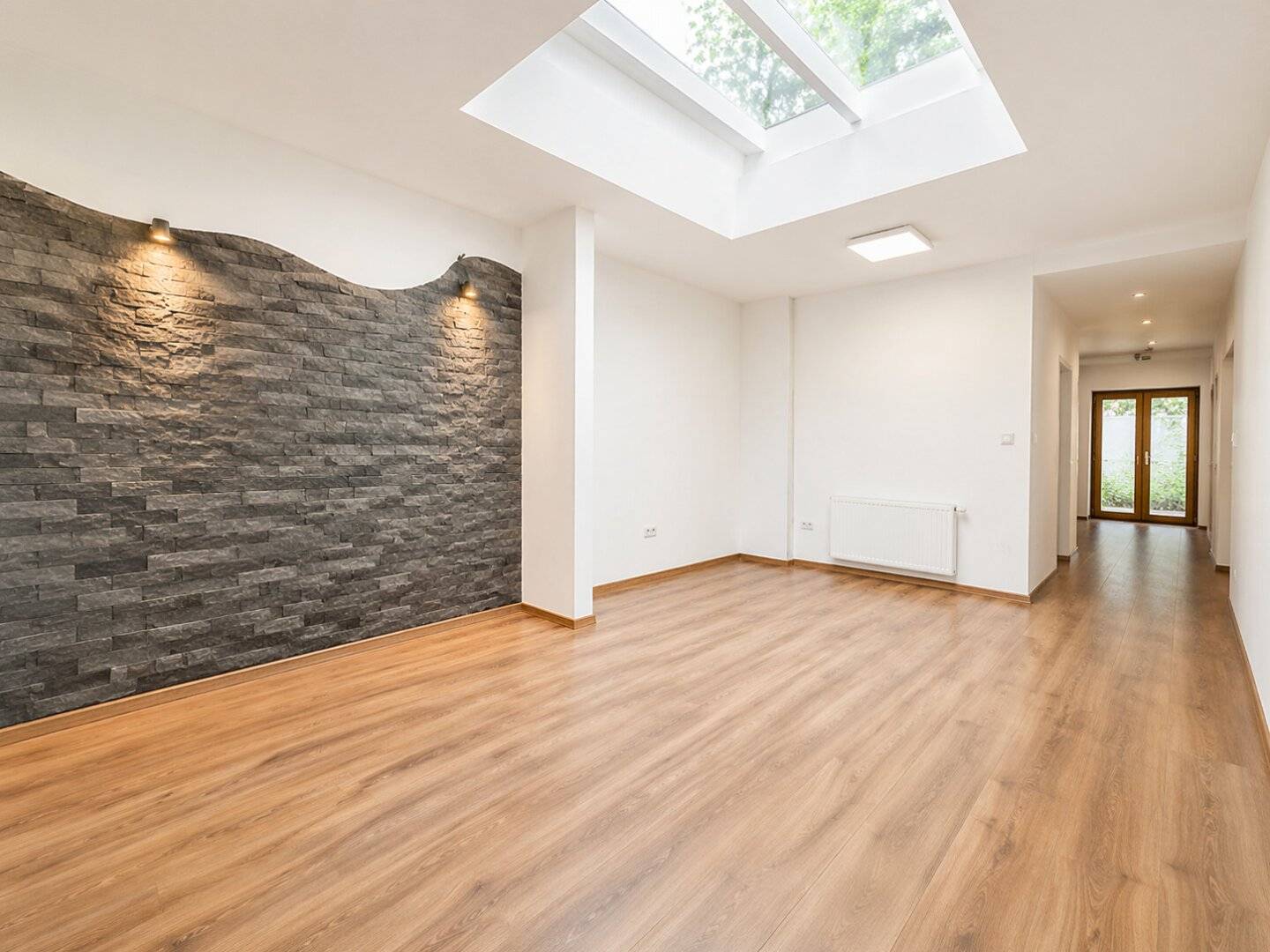 Office near the WKO with private terrace!