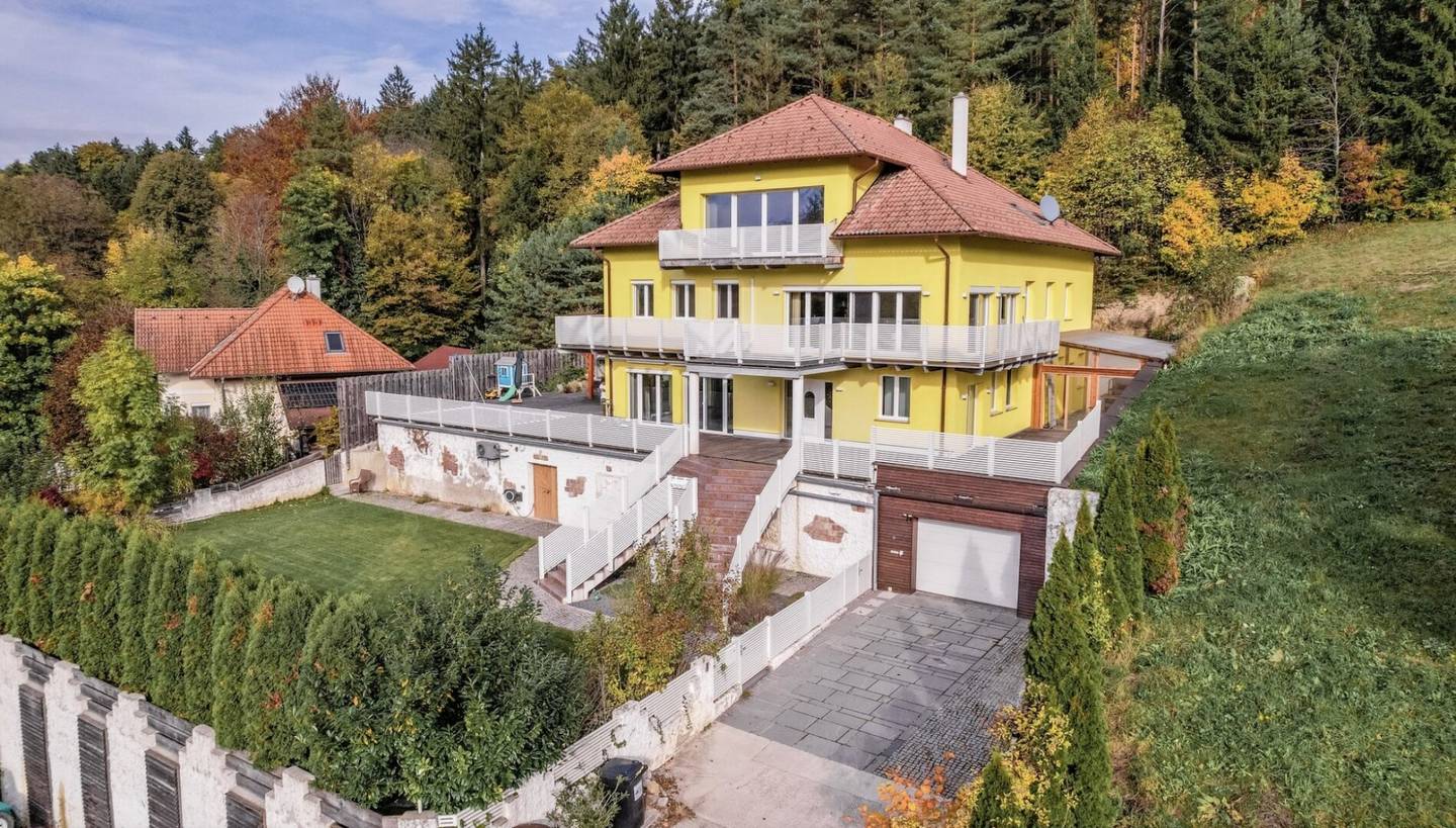 Exklusives Familienanwesen in absoluter Ruhelage - 473 m2 Wohnkomfort mit Pool, Wintergarten & großem Gartenparadies