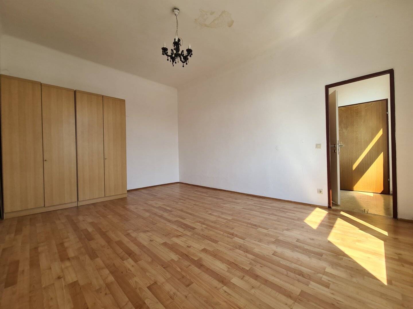 Sonnen-Altbau U3 Johnstraße