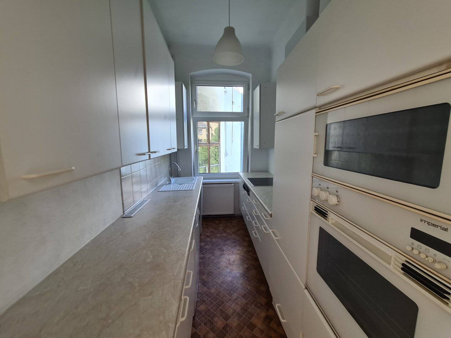 Sonnen-Altbau U3 Johnstraße