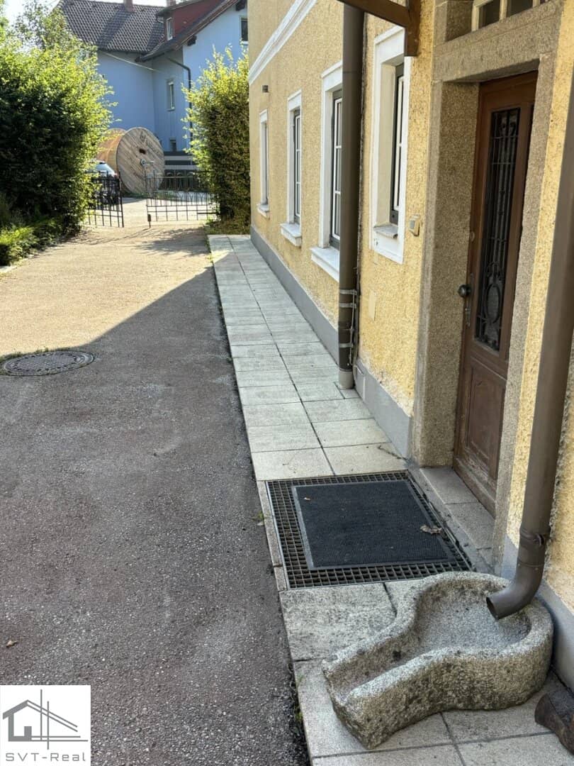 3-Zimmer Gartenwohnung in historischer Jahrhundertvilla, auch als Büro geeignet