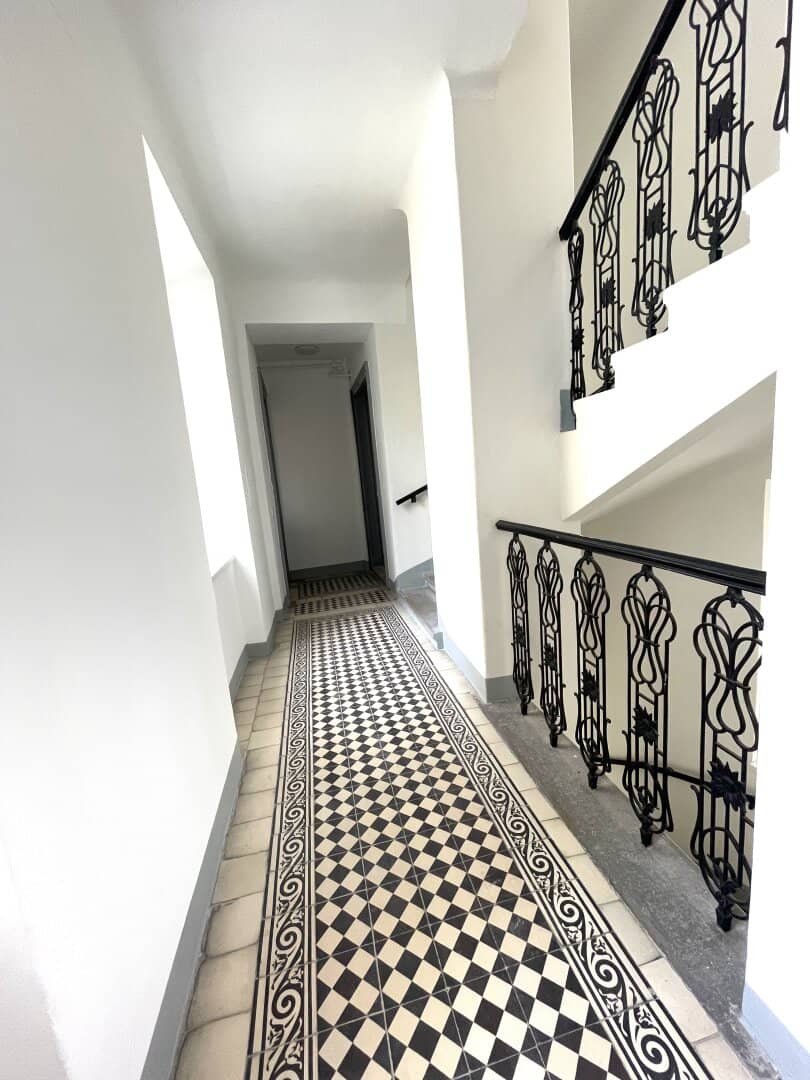 Altbauwohnung mit Balkon in ruhiger Kleingasse