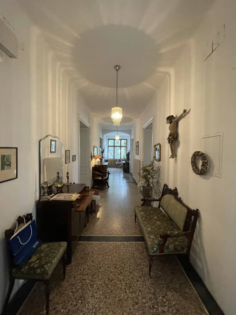 Wunderbare Altbauwohnung mit viel Charme und Potential