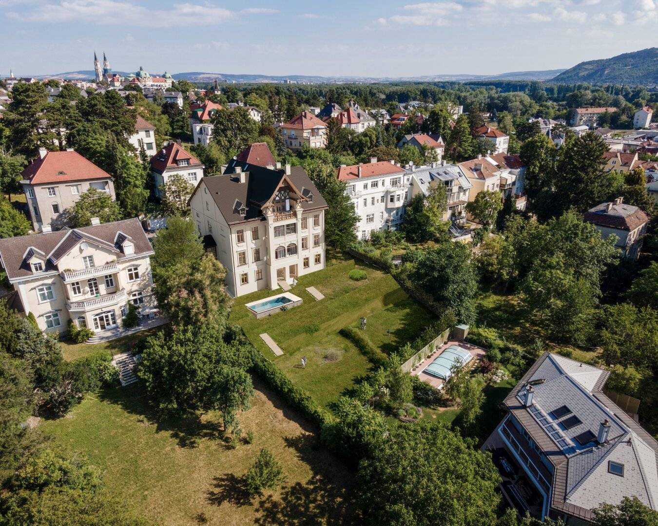 Wunderbare Altbauwohnung mit viel Charme und Potential